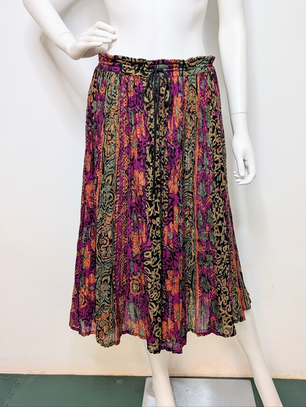 80s Magenta, Orange, Black Multi Color Abstract Floral Micro Pleated Midi Skirt